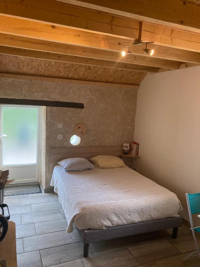 Le Calme A La Campagne Apartment Besson Luaran gambar